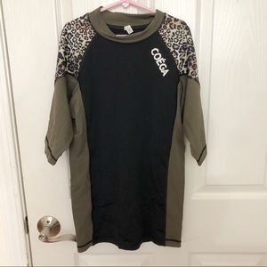 Womens Charcoal Cheetah Print Half Sleeve Swim Top